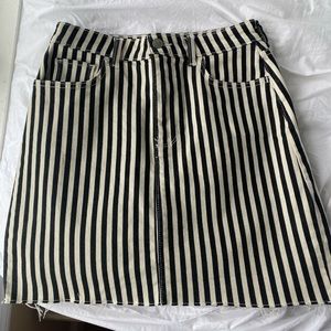 WORN ONCE HOLLISTER MINI SKIRT